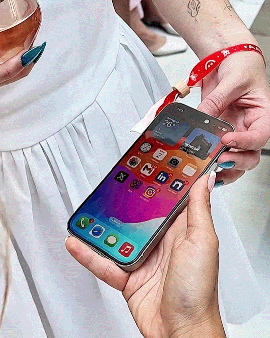 Gaslight 🖤 NFC Nails That Share Your Socials